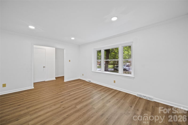 6126 Eagle Peak Dr, Charlotte, NC 28214