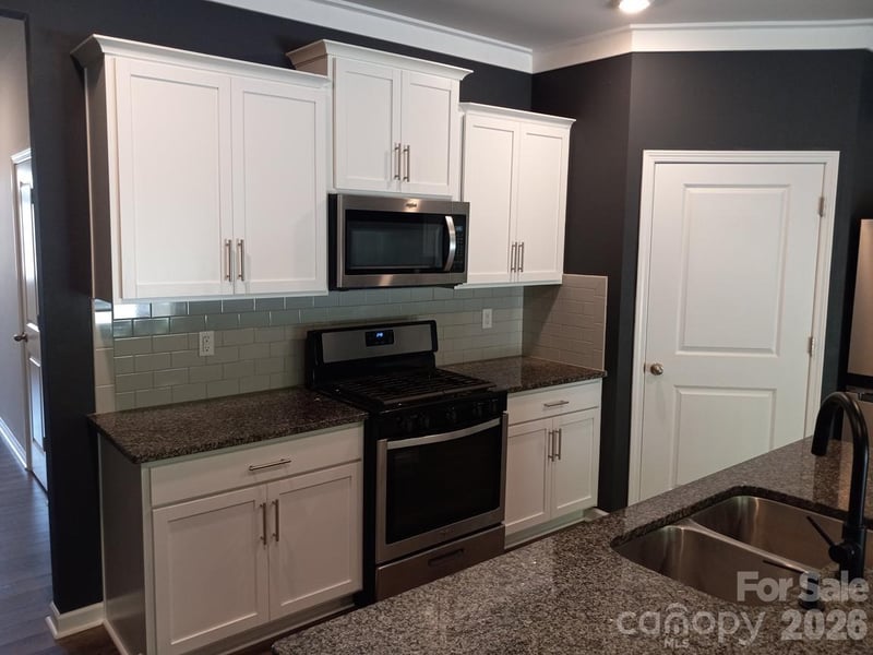 5108 Briscoe Dr, Charlotte, NC 28214
