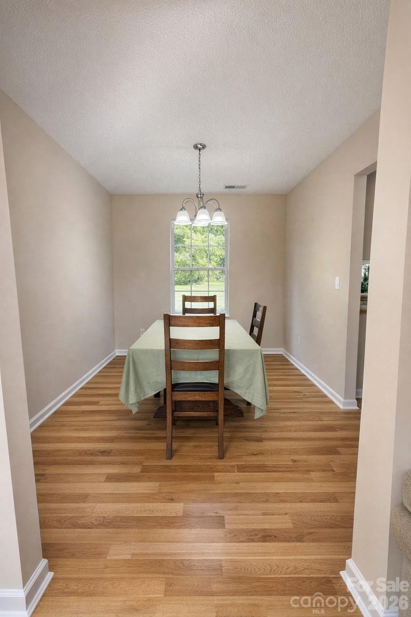 7531 Woodknoll Dr, Charlotte, NC 28217