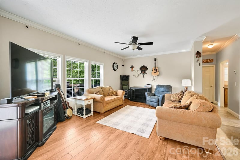 371 Starnes Cove Rd, Candler, NC 28715