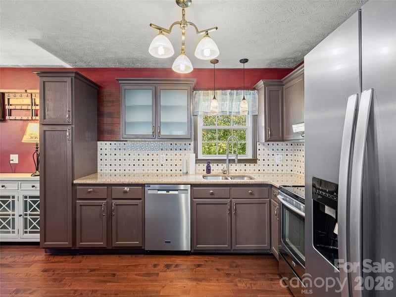 84 Candlelight Cir, Clyde, NC 28721