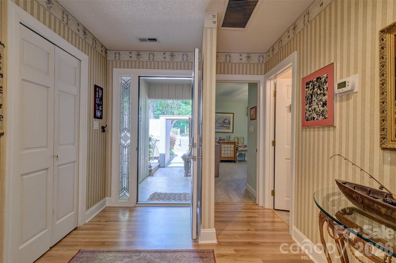 114 Pine Grove Cir, Lake Wylie, SC 29710