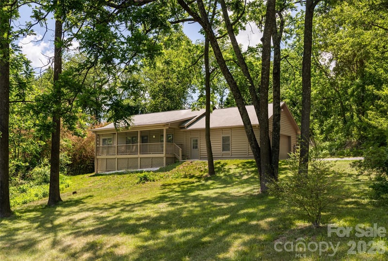 20 Small Mountain Dr, Asheville, NC 28805