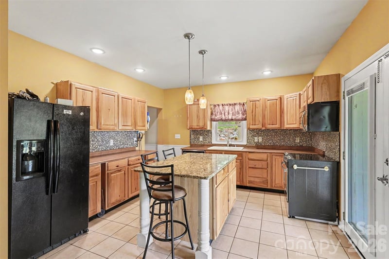 222 Hickory Grove Rd, Mcadenville, NC 28101