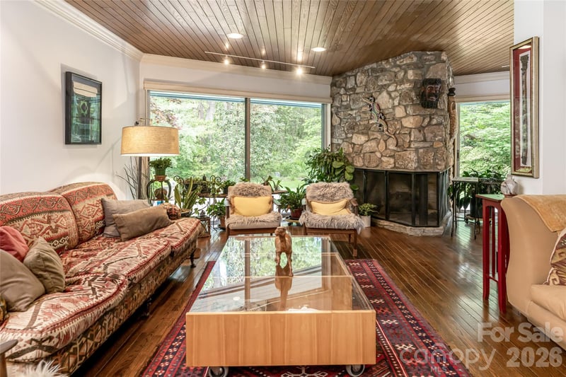 18 Forest Rd, Asheville, NC 28803