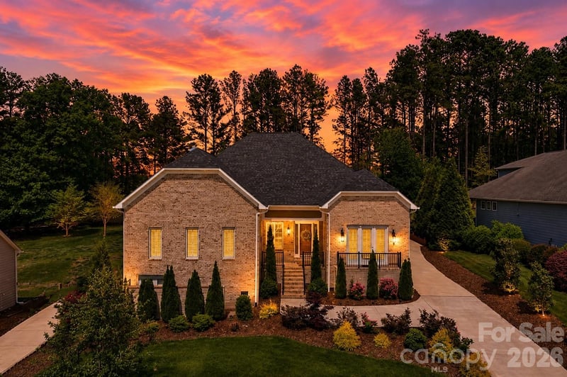 209 Holdsworth Dr, Mount Holly, NC 28120