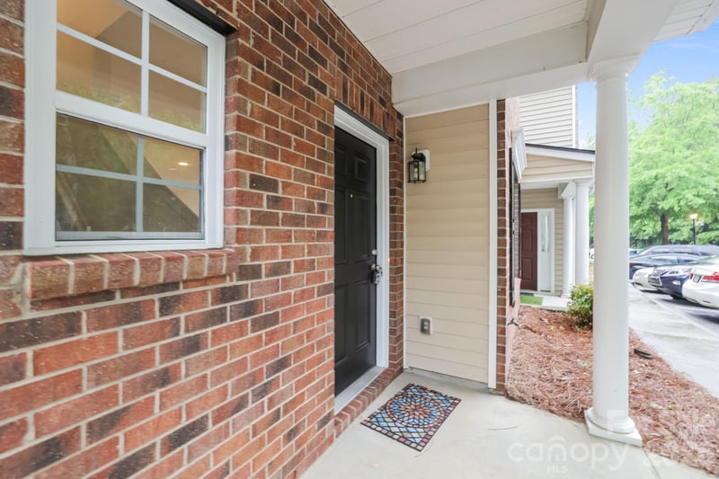 8738 Twined Creek Ln, Charlotte, NC 28227