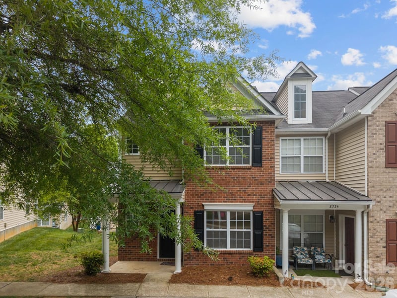 8738 Twined Creek Ln, Charlotte, NC 28227