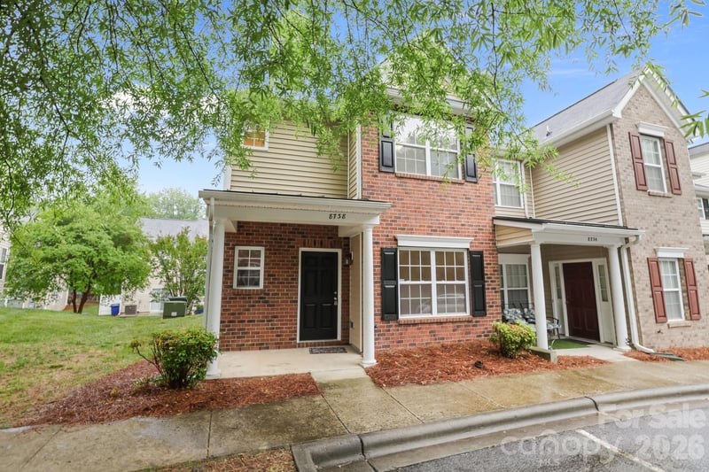 8738 Twined Creek Ln, Charlotte, NC 28227