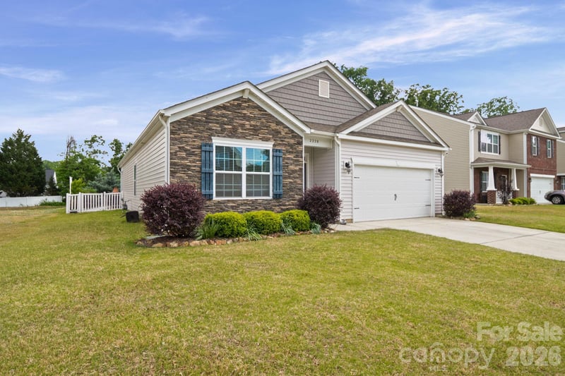 2228 Apple Glen Ln, Charlotte, NC 28269