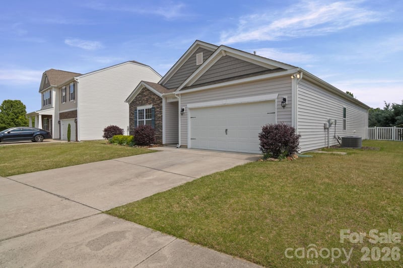 2228 Apple Glen Ln, Charlotte, NC 28269