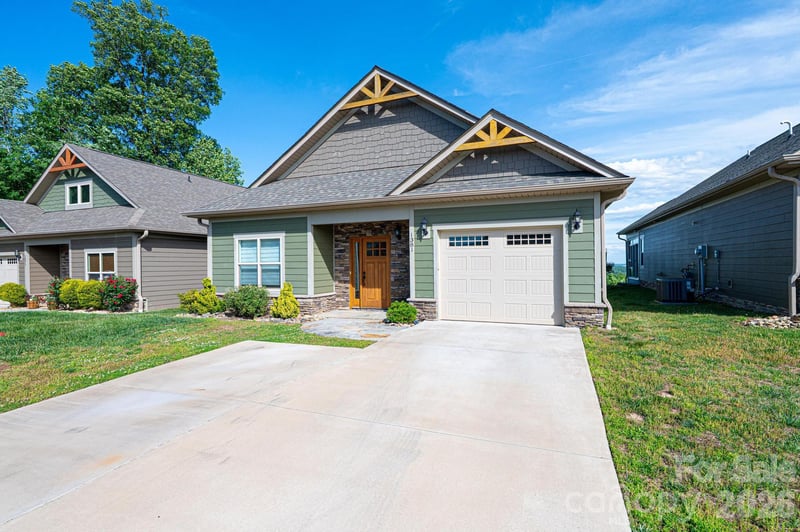 1381 River Club Rg #C8, Lenoir, NC 28645