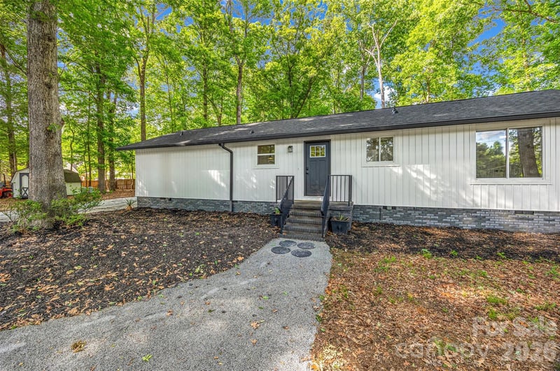 5950 Lake Wylie Rd, Clover, SC 29710