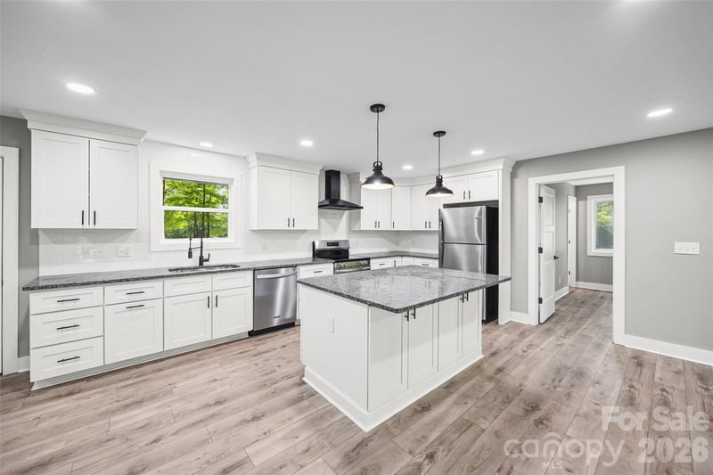 5950 Lake Wylie Rd, Clover, SC 29710