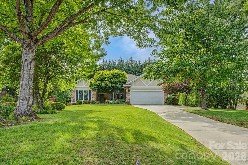 57 Talon Trail Ln, Etowah, NC 28729