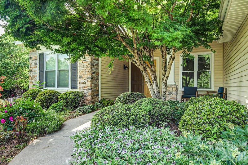 57 Talon Trail Ln, Etowah, NC 28729