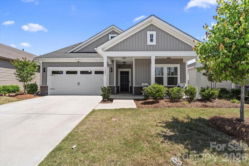 9287 Dunwich Dr, Gastonia, NC 28056