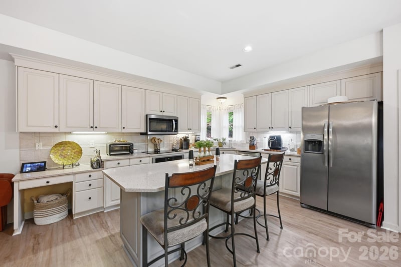 7014 Walton Heath Ln, Charlotte, NC 28277