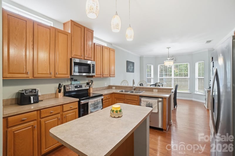 4593 Little Leaf Ln, Rock Hill, SC 29732