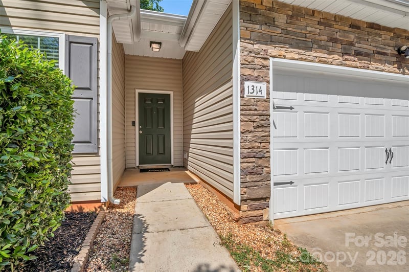 1314 Doby Springs Dr, Charlotte, NC 28262
