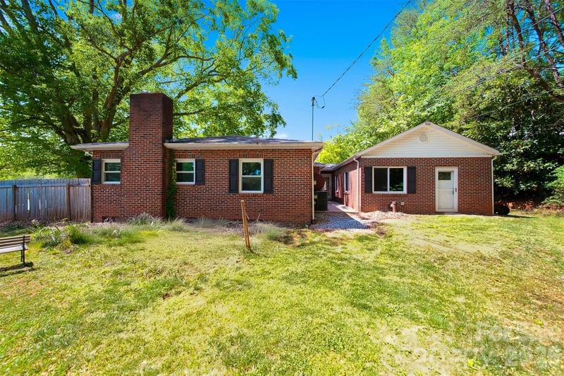 1822 Blowing Rock Blvd, Lenoir, NC 28645