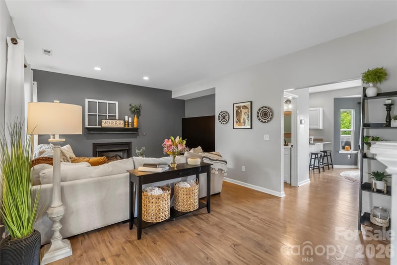 122 Fallen Spruce Dr, Asheville, NC 28806