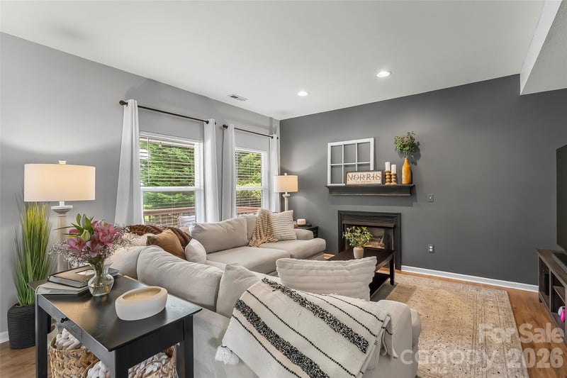 122 Fallen Spruce Dr, Asheville, NC 28806