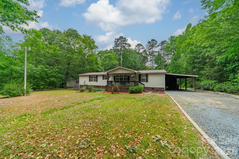 13753 Saint Thomas Dr, Stanfield, NC 28163