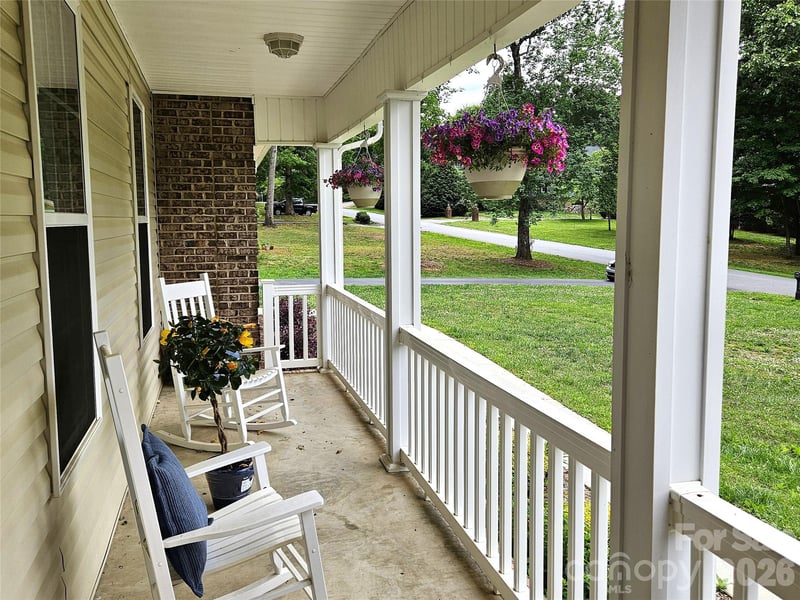 111 Old Hickory Dr, Morganton, NC 28655