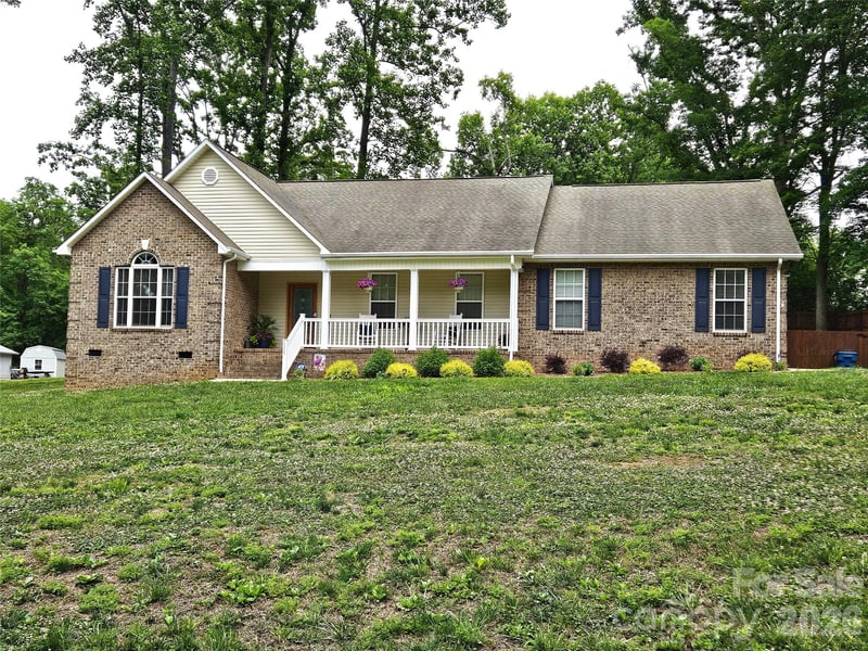 111 Old Hickory Dr, Morganton, NC 28655