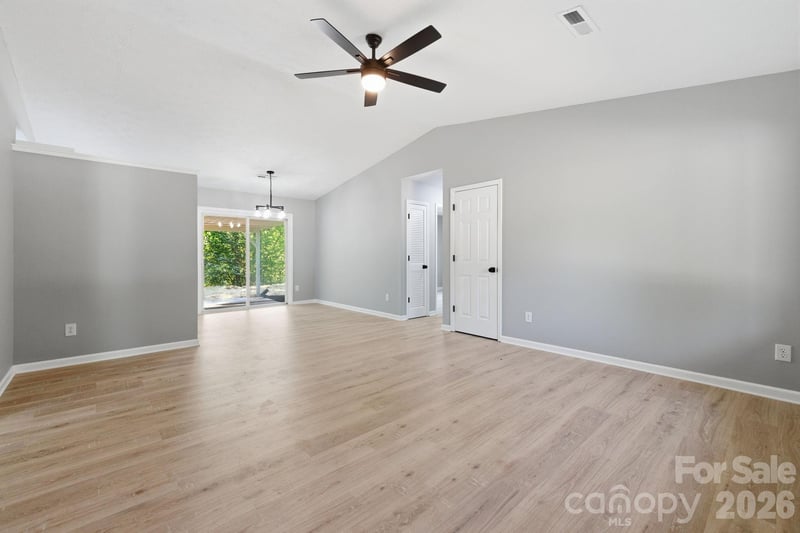 24 Sagefield Dr, Candler, NC 28715