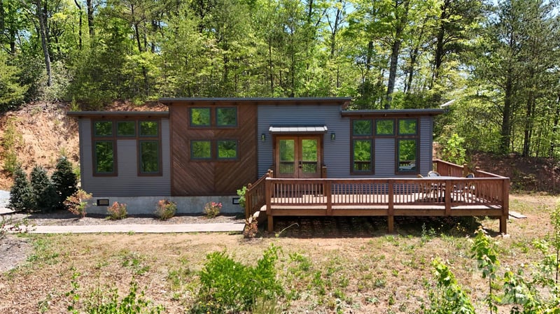 521 Duchess Dr, Sylva, NC 28779
