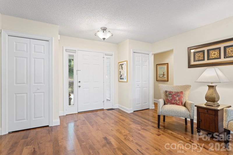 320 Dawnbrook Dr, Flat Rock, NC 28731
