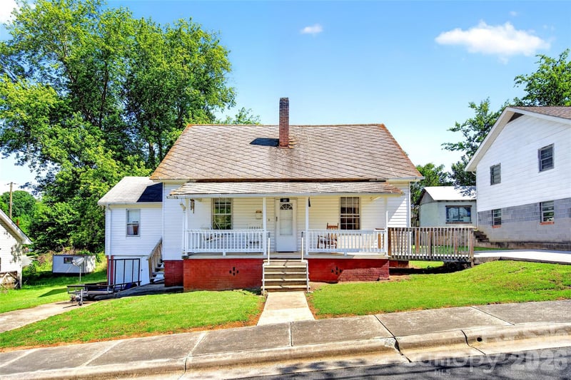 35 Second St, Marion, NC 28752
