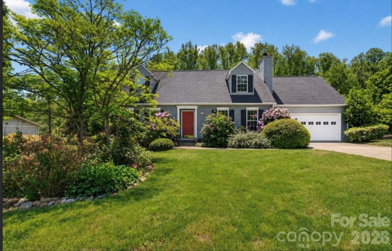 67 Beechwood Dr, Hendersonville, NC 28742