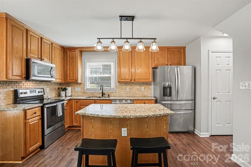 9900 Davis Lake Pw, Charlotte, NC 28269