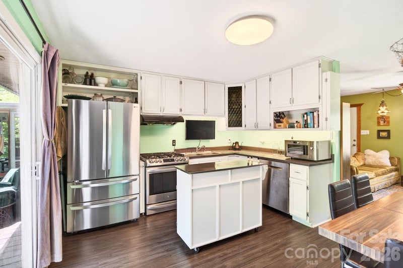 305 Melody Cir, Swannanoa, NC 28778