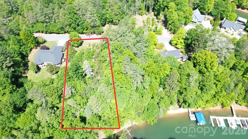2 Lentz Landing Ln, Nebo, NC 28761