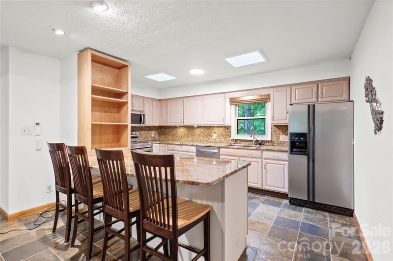 1483 Old Fort Rd, Fairview, NC 28730