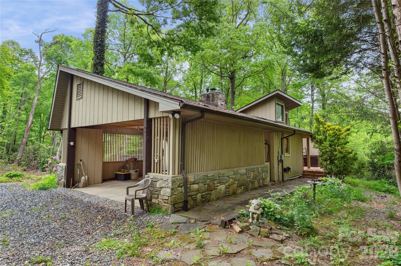 1483 Old Fort Rd, Fairview, NC 28730