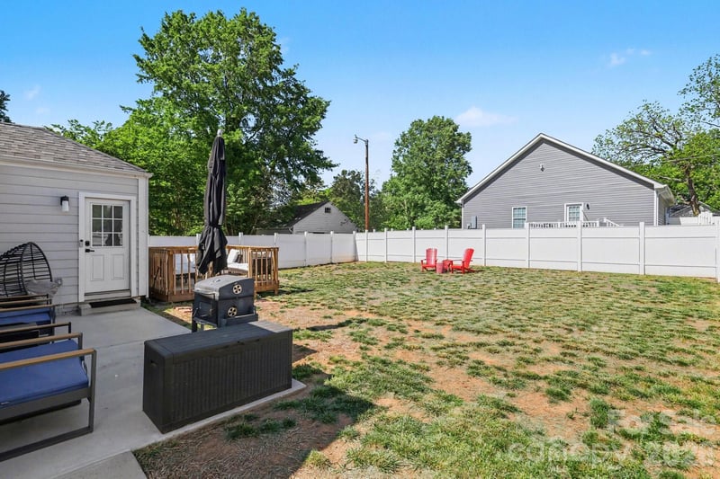 3816 Freedom Dr, Charlotte, NC 28208