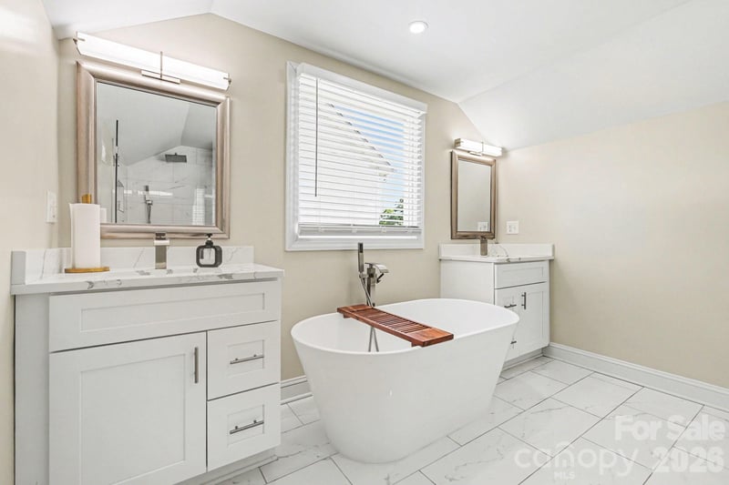 3816 Freedom Dr, Charlotte, NC 28208