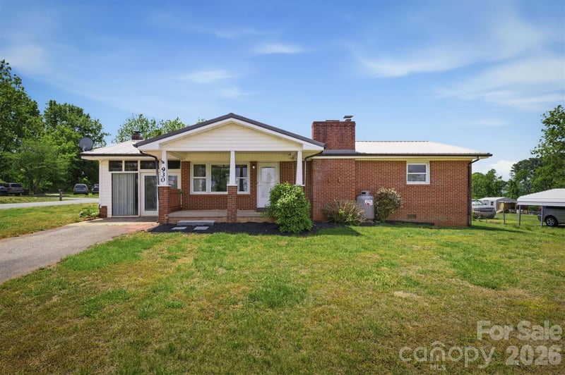 930 Enola Rd, Morganton, NC 28655
