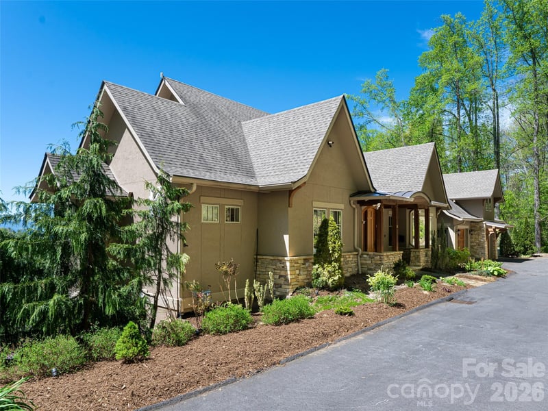 32 Timberwolf Ct, Asheville, NC 28804