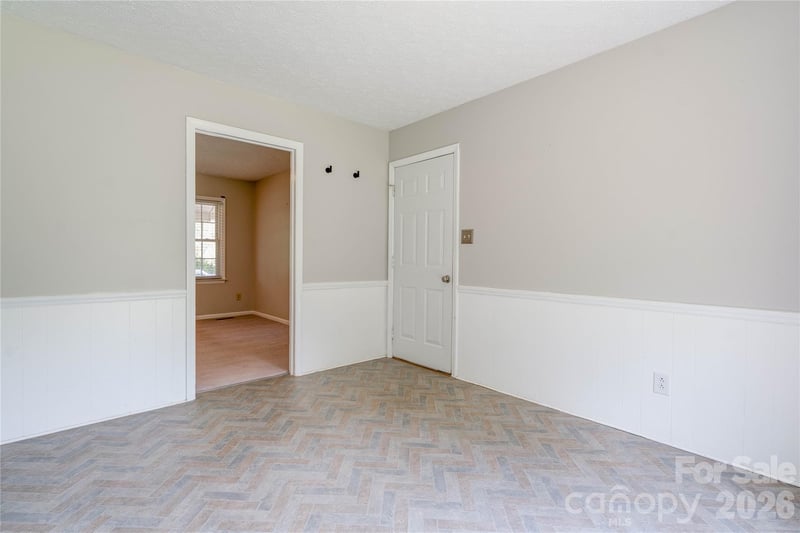111 Harbor Point Dr, Cherryville, NC 28021