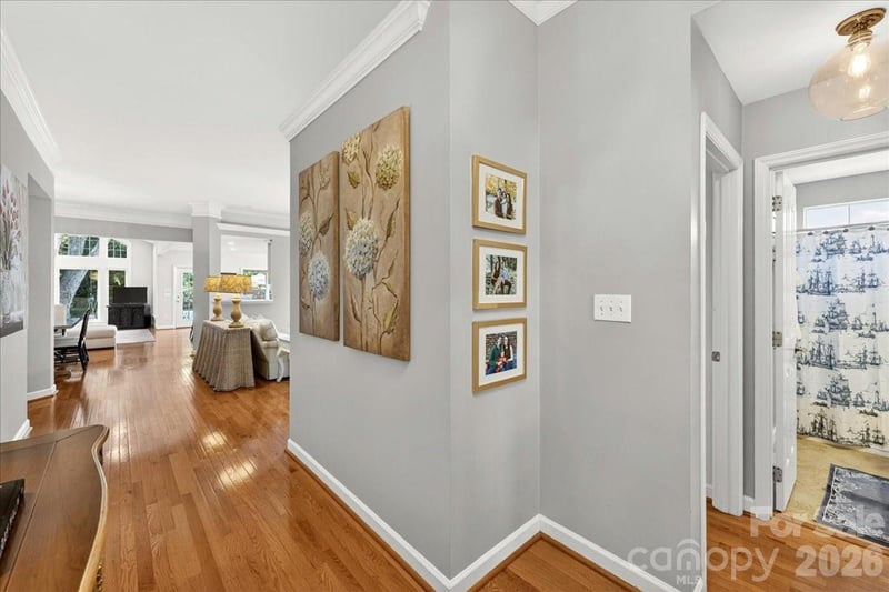 819 Mill Run Dr, Charlotte, NC 28209