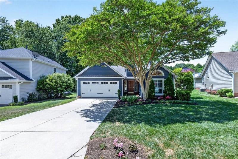 819 Mill Run Dr, Charlotte, NC 28209