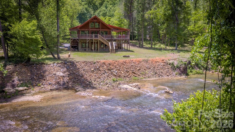 371 Redbird Dr, Lake Lure, NC 28746