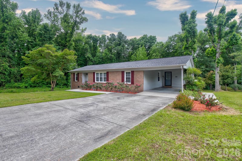 156 Blackmon Cir, Kershaw, SC 29067