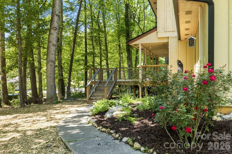 1 Eastway Ct, Fletcher, NC 28732